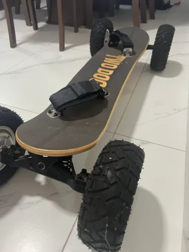 Skate elétrico Two Dogs 1600W