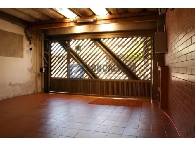 Sobrado à venda em Alves Dias, São Bernardo do Campo 2 dorms, 2 vagas, 207 m²