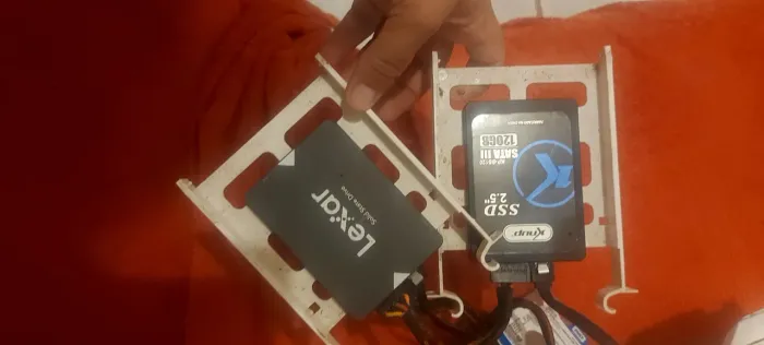 2 SSDS 120GB no preço!