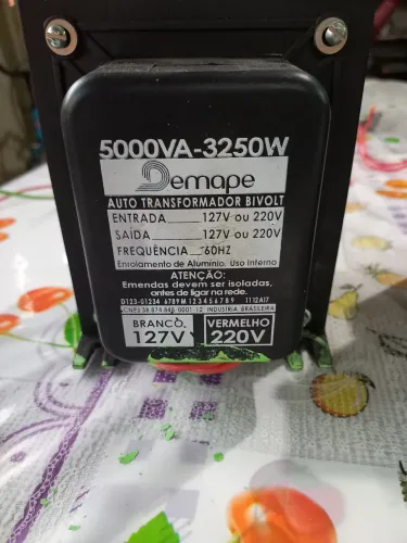 Vende-se DOIS transformadores para centrais de ar.