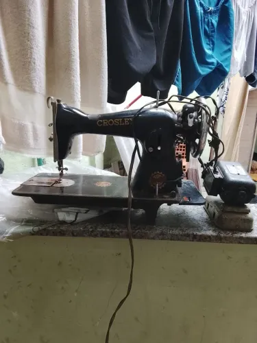Vendo máquina de custura crosley