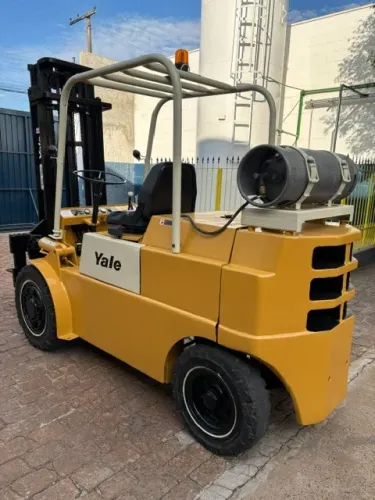 Empilhadeira Yale 4 ton.