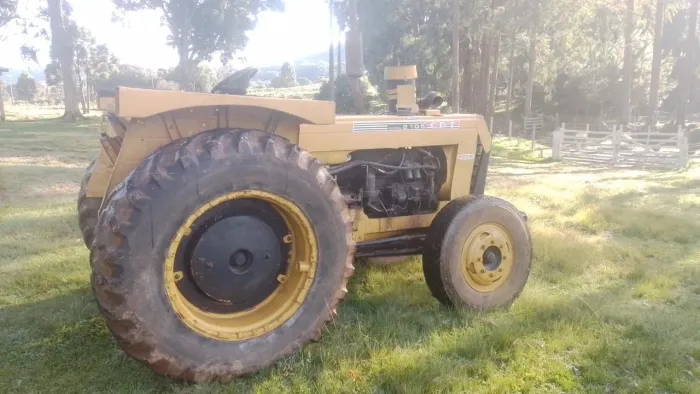 Trator cbt 2105