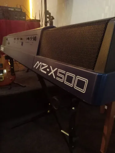 Teclado Musical MZX 500 da Cacio Original de Fábrica , usado pouco , em ótimo estado