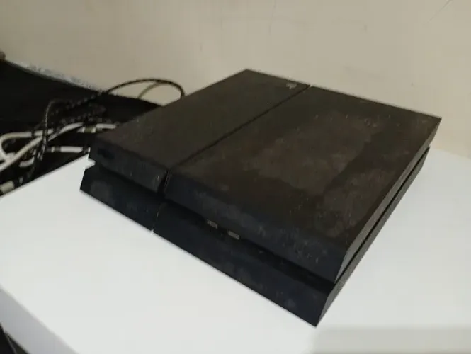 PS4 semi-novo