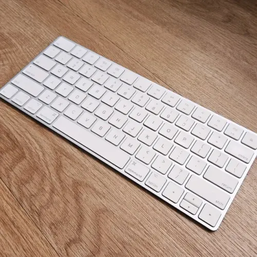 Teclado Bluetooth Apple Magic Keyboard em Ótimo Estado