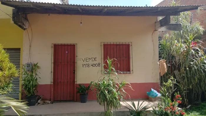 Imperdível, casa em outeiro, nas ruas das mangueiras, próxima da praia