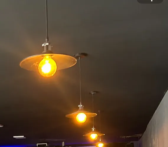PENDENTES COM LÂMPADA FLUORESCENTE 