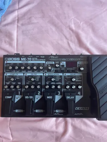 Pedaleira Boss ME-70