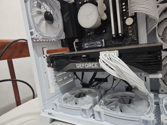 RTX 3080 Ti 12GB + fonte 650w - Funcionando Perfeitamente