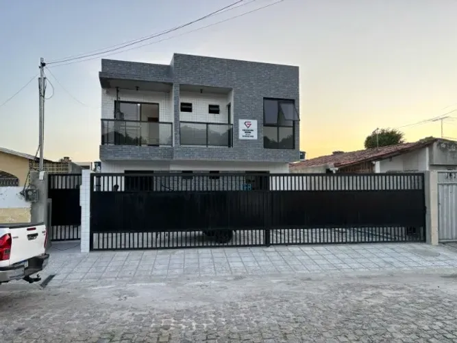 Apartamento no Cristo com 2 quartos sendo 1 suíte.