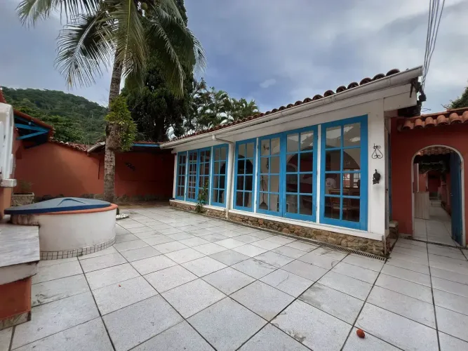 casa linear 03 quartos com piscina