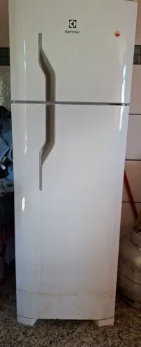 GELADEIRA ELETROLUX 260 L