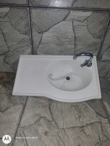 Lavatório + Torneira