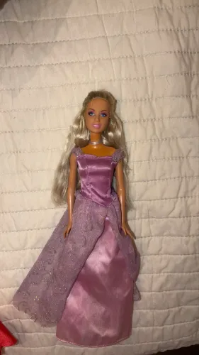 Barbie Anika Magia de Aladus