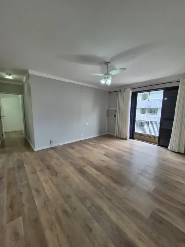 Apartamento para Locação na quadra da praia - Gonzaga - Santos - SP.