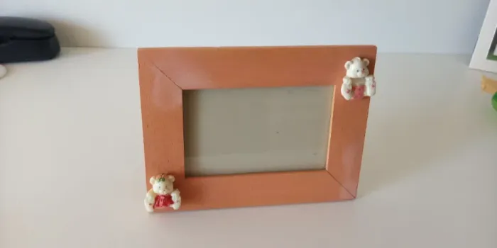 Porta retrato infantil em madeira com ursinhas. Foto 10x15 cm. 