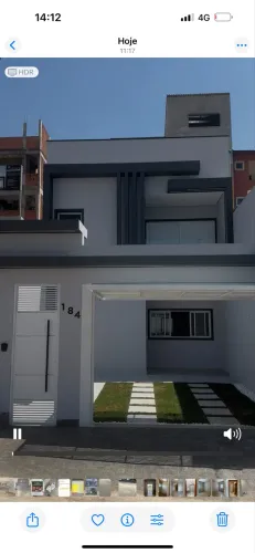 Vendo linda casa em Barueri.