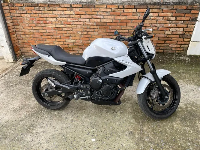 YAMAHA XJ6n 12/12
