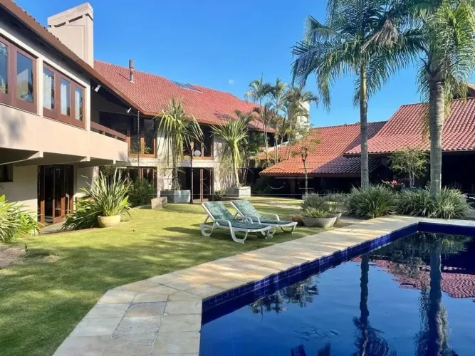 Casa em condomínio de luxo na Zona Sul