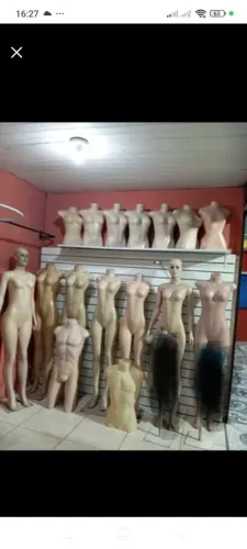 Manequins feminino e masculino