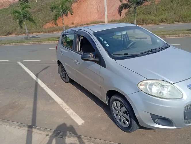 Fiat Palio Attractive 1.0 EVO Fire Flex 8V 5P 2013