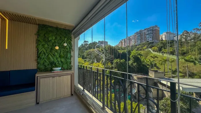 Villa Veneto - Apartamento de 112m² com 2 dormitórios sendo 1 suíte e 2 vagas em Panamby -