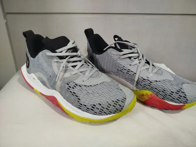 Tênis Under Armour Spawn 3 Cinza<br>Tamanho 44