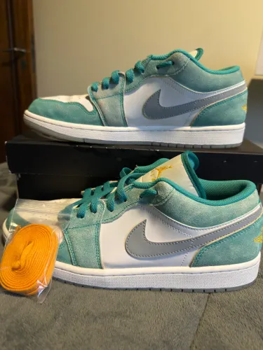 Nike Jordan 1 Low New Emerald