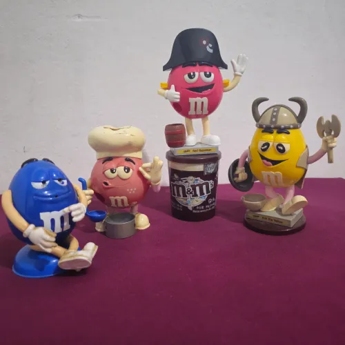 Bonecos M&M