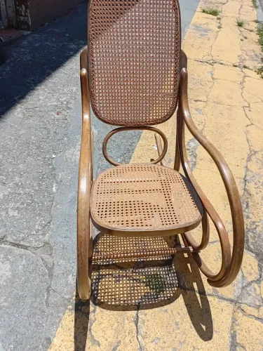 Cadeira de Balanço Thonet