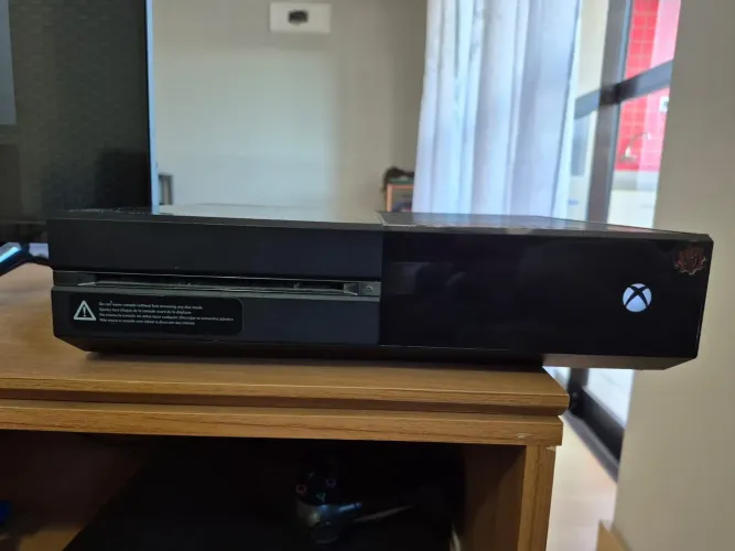 Vendo Xbox One (Modelo Fat) - Leia a Descrição
