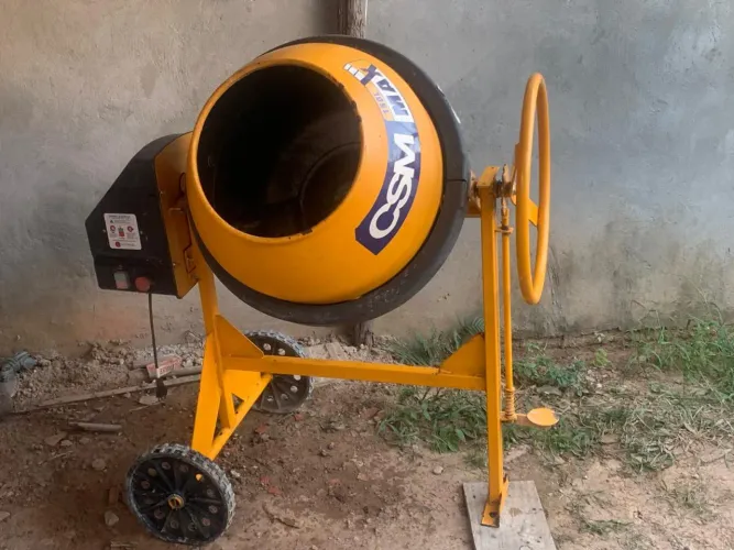 Vendo betoneira Csm 150 Litros