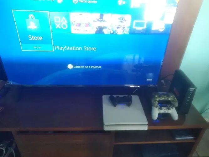 Ps4 Slim 1 Terá 3 Controles+