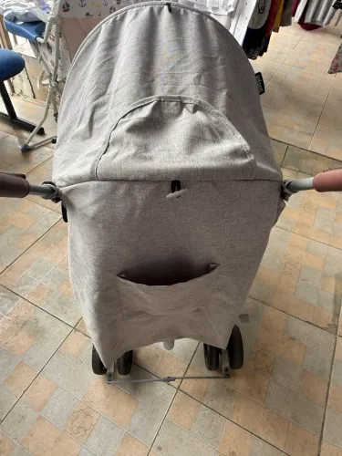 Carrinho de bebê (seminovo)