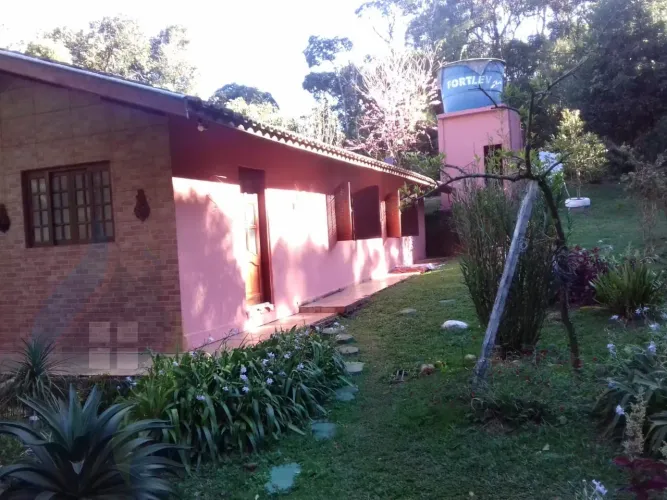 Casa rural de 3 dormitórios sendo 1 suíte, 2 banheiros, 20 vagas, com 7.100m² em Estrada N