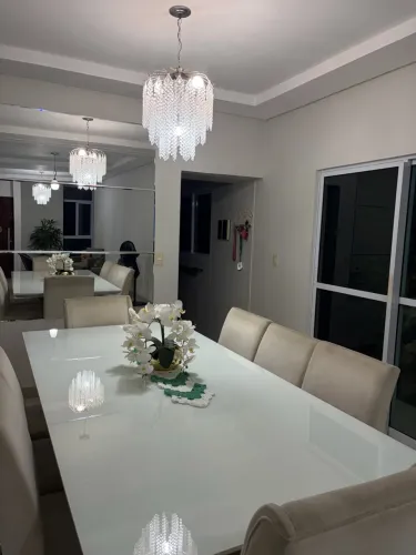 Mesa 8 cadeiras