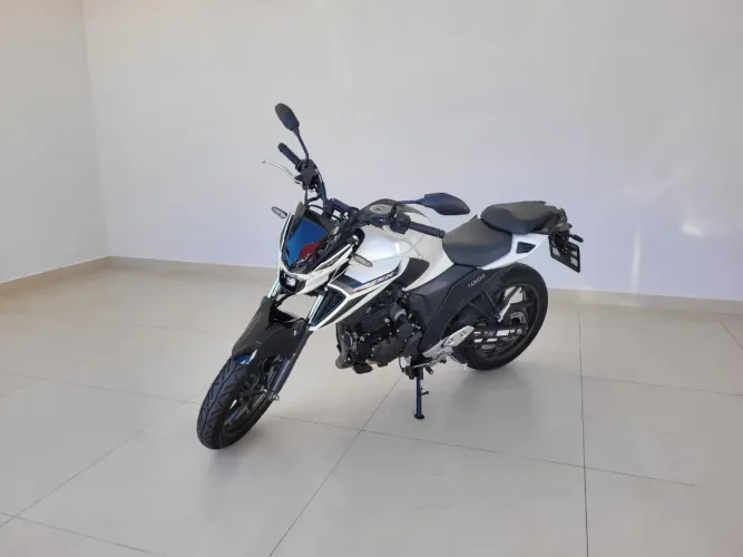 Yamaha FZ25 250 FAZER CONNECTED