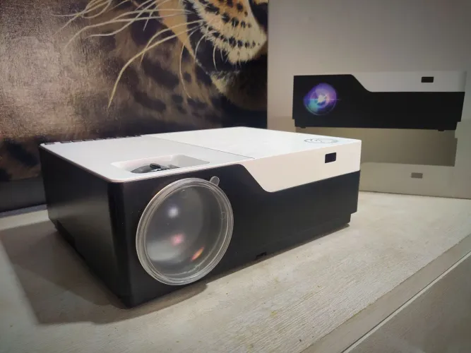 Projetor Full HD 5000 lumens