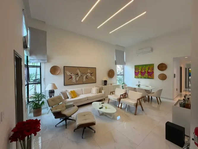 Belíssima Casa Alto Padrão 03 Quartos 300m² No Condomínio Central Parque II