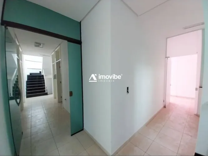 Casa Comercial com 10 Salas Climatizadas e Infraestrutura para Sala de Raio-X Americana/S