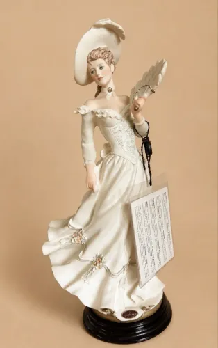 Estátua Vanessa de Giuseppe Armani