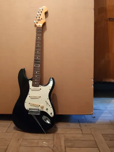 Guitarra Giannini GI 300 semi-nova