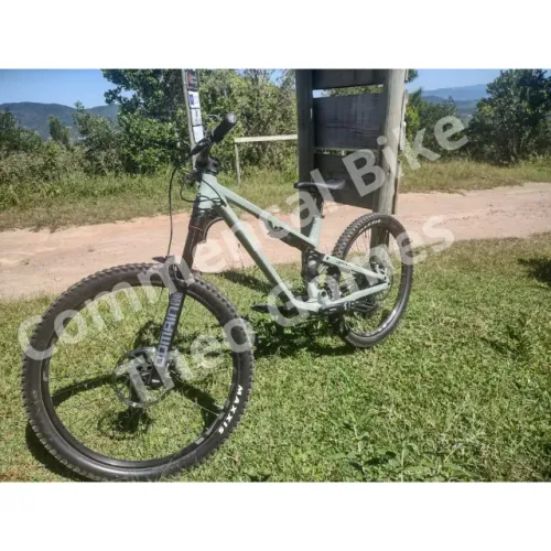 Bike Commencal Enduro/Downhill Nova Original (preço para interessados)