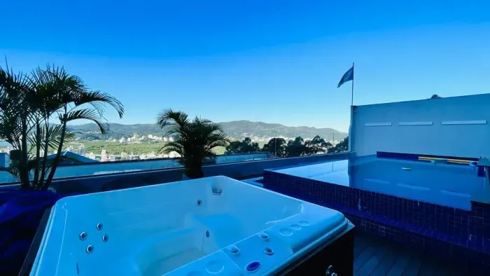 Casa de 4 quartos, 285m² no bairro Trindade, em Florianópolis