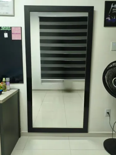 Lindo espelho emoldurado