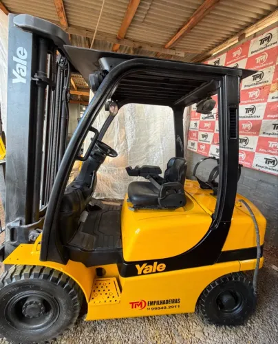 Empilhadeira Yale vx 2.5t 