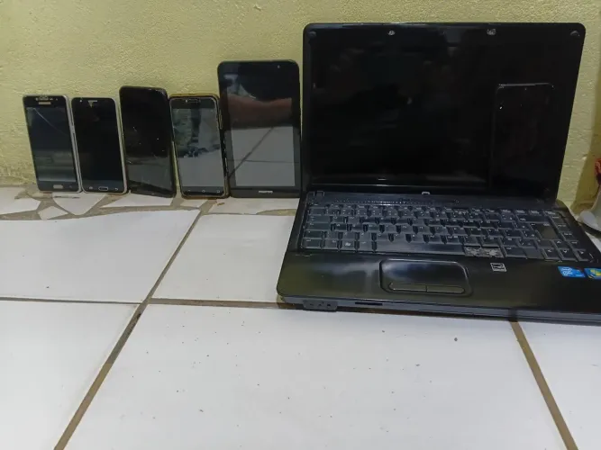 Vende - se lote Celulares e Eletrônicos