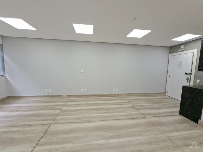 Sala para alugar no Square SC 401