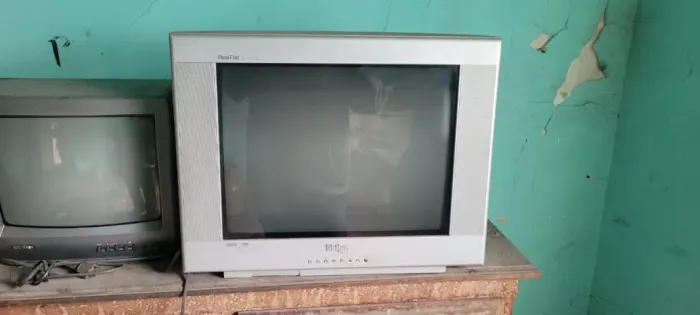 VENDO TV'S PHILCHO 21 POLEGADAS E SEMP 14 POLEGADAS